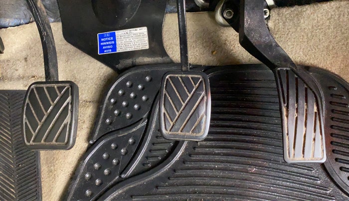 2014 Maruti Ciaz ZXI, Petrol, Manual, 60,364 km, Pedals