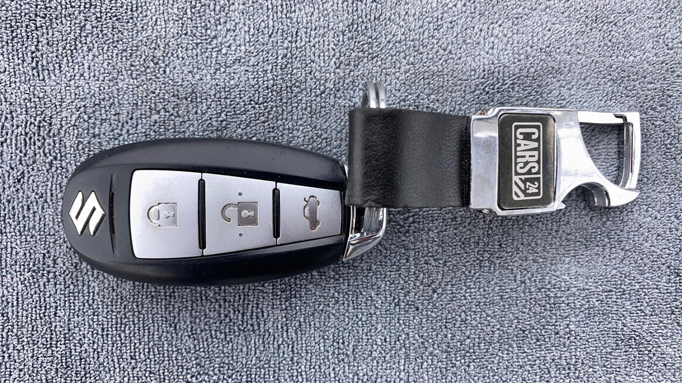 2014 Maruti Ciaz ZXI, Petrol, Manual, 60,364 km, Key Close Up