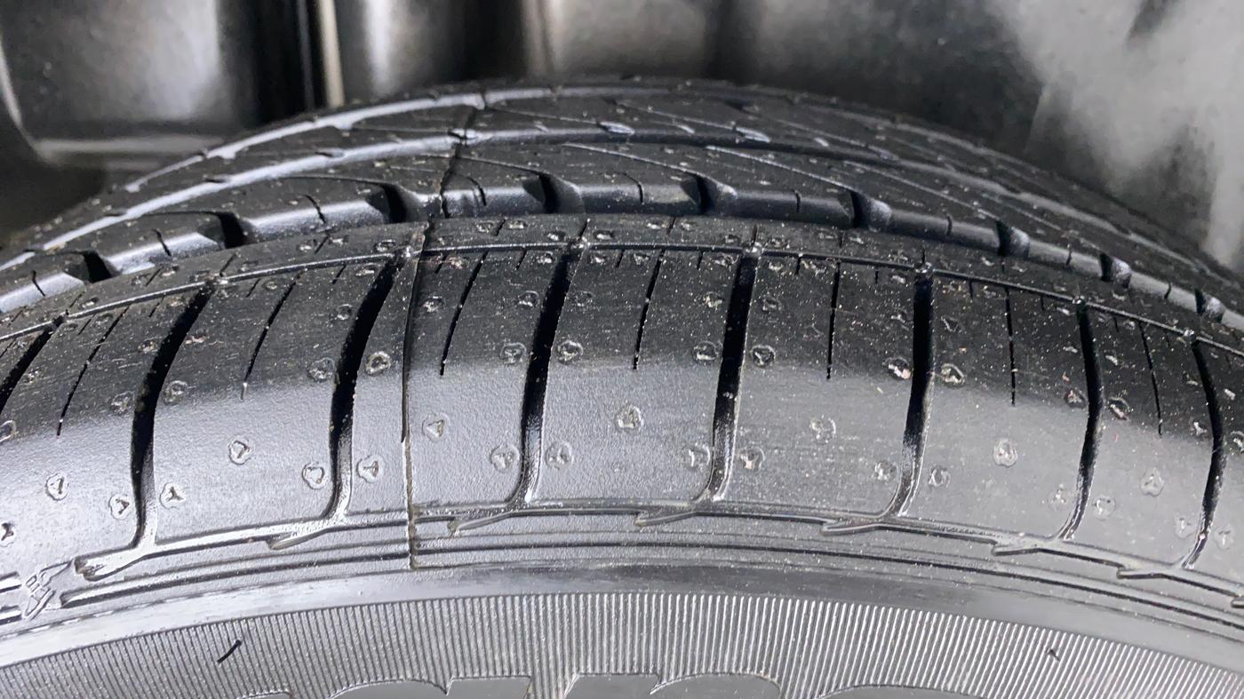 2014 Maruti Ciaz ZXI, Petrol, Manual, 60,364 km, Right Rear Tyre Tread