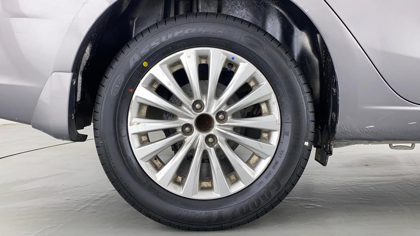 2014 Maruti Ciaz ZXI, Petrol, Manual, 60,364 km, Right Rear Wheel