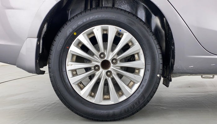 2014 Maruti Ciaz ZXI, Petrol, Manual, 60,364 km, Right Rear Wheel