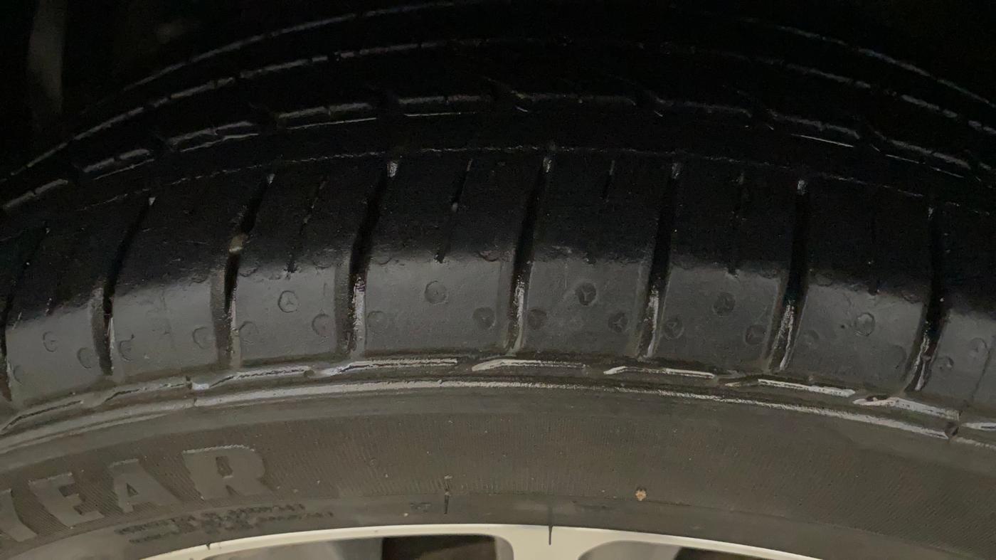 2018 Maruti Ciaz ALPHA 1.5 SHVS PETROL, Petrol, Manual, 64,532 km, Left Front Tyre Tread