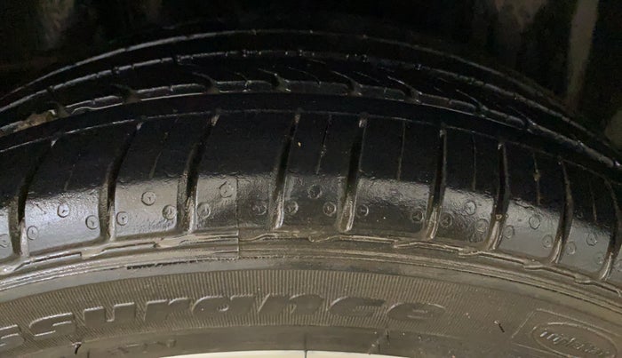 2018 Maruti Ciaz ALPHA 1.5 SHVS PETROL, Petrol, Manual, 64,532 km, Right Rear Tyre Tread