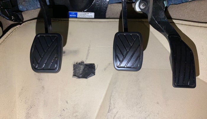 2018 Maruti Ciaz ALPHA 1.5 SHVS PETROL, Petrol, Manual, 64,532 km, Pedals