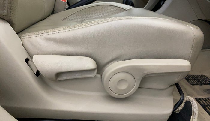 2018 Maruti Ciaz ALPHA 1.5 SHVS PETROL, Petrol, Manual, 64,532 km, Driver Side Adjustment Panel