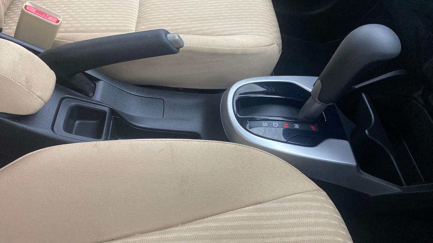 2020 Honda Jazz 1.2 V AT, Petrol, Automatic, 11,443 km, Gear Lever