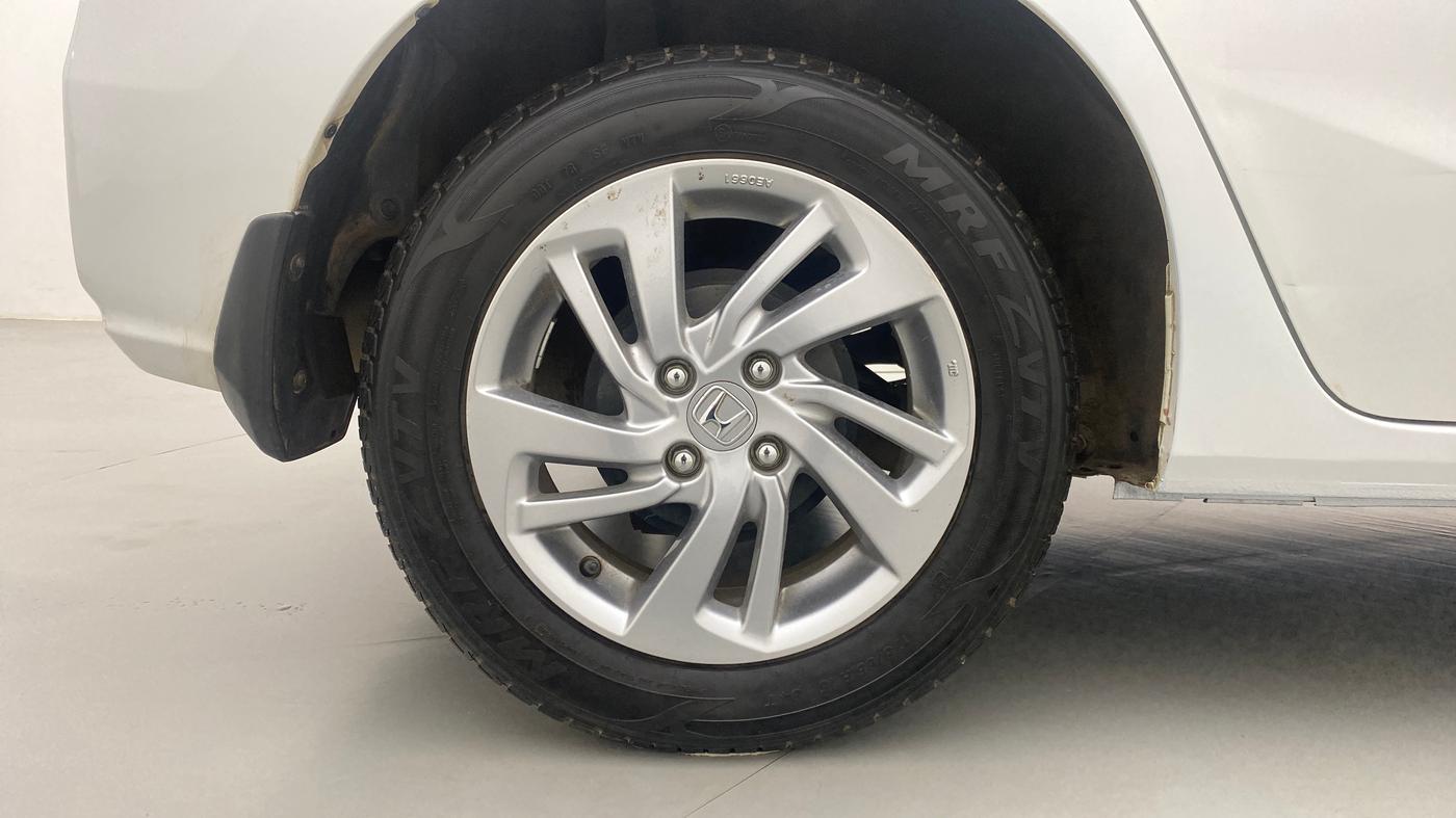 2020 Honda Jazz 1.2 V AT, Petrol, Automatic, 11,443 km, Right Rear Wheel