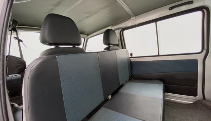 2015 Maruti OMNI E 8 STR, Petrol, Manual, 13,883 km, Third Seat Row ( optional )