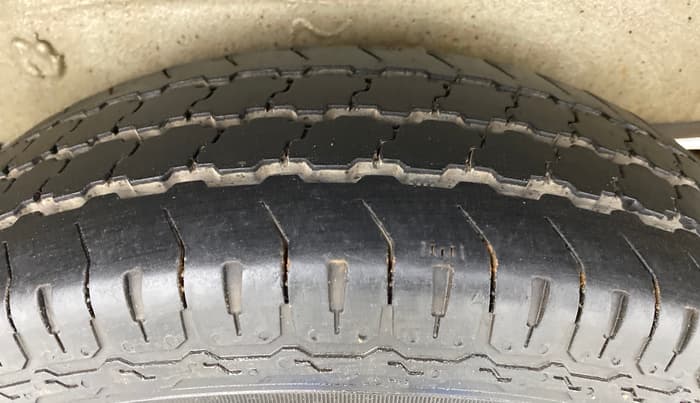 2015 Maruti OMNI E 8 STR, Petrol, Manual, 13,883 km, Left Rear Tyre Tread
