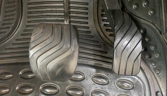 2018 Renault Kwid RXT 1.0 AMT, Petrol, Automatic, 49,859 km, Pedals