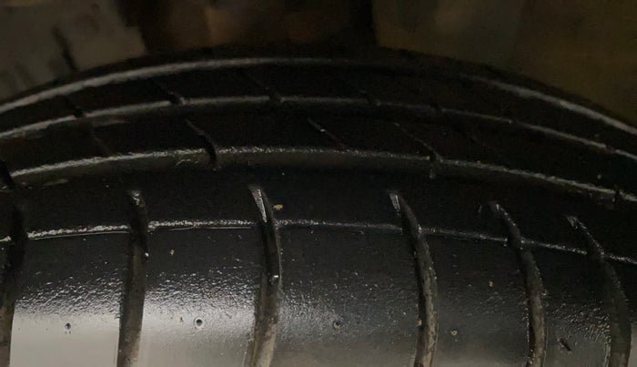 2018 Renault Kwid RXT 1.0 AMT, Petrol, Automatic, 49,859 km, Left Front Tyre Tread