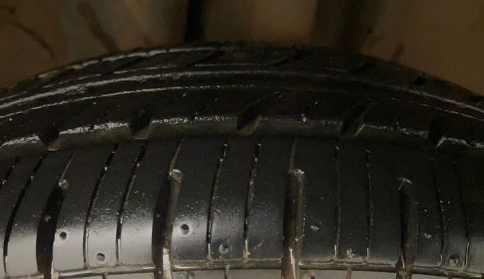 2018 Renault Kwid RXT 1.0 AMT, Petrol, Automatic, 49,859 km, Right Front Tyre Tread