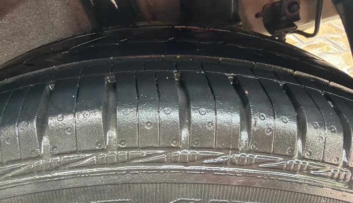 2017 Hyundai Grand i10 MAGNA AT 1.2 KAPPA VTVT, Petrol, Automatic, 21,008 km, Left Rear Tyre Tread