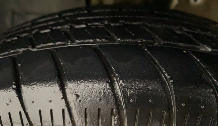2019 Maruti New Wagon-R LXI CNG 1.0, CNG, Manual, 30,062 km, Left Front Tyre Tread
