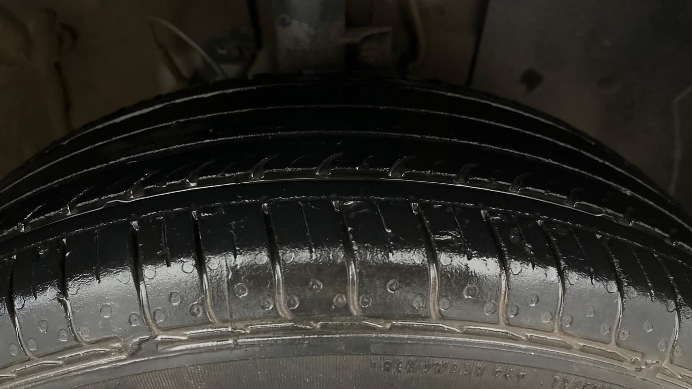 2022 Hyundai VENUE S(O) 1.2, Petrol, Manual, 39,698 km, Right Front Tyre Tread