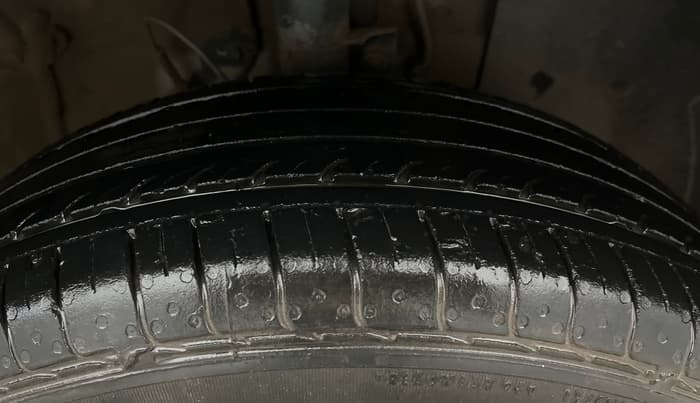 2022 Hyundai VENUE S(O) 1.2, Petrol, Manual, 39,698 km, Right Front Tyre Tread