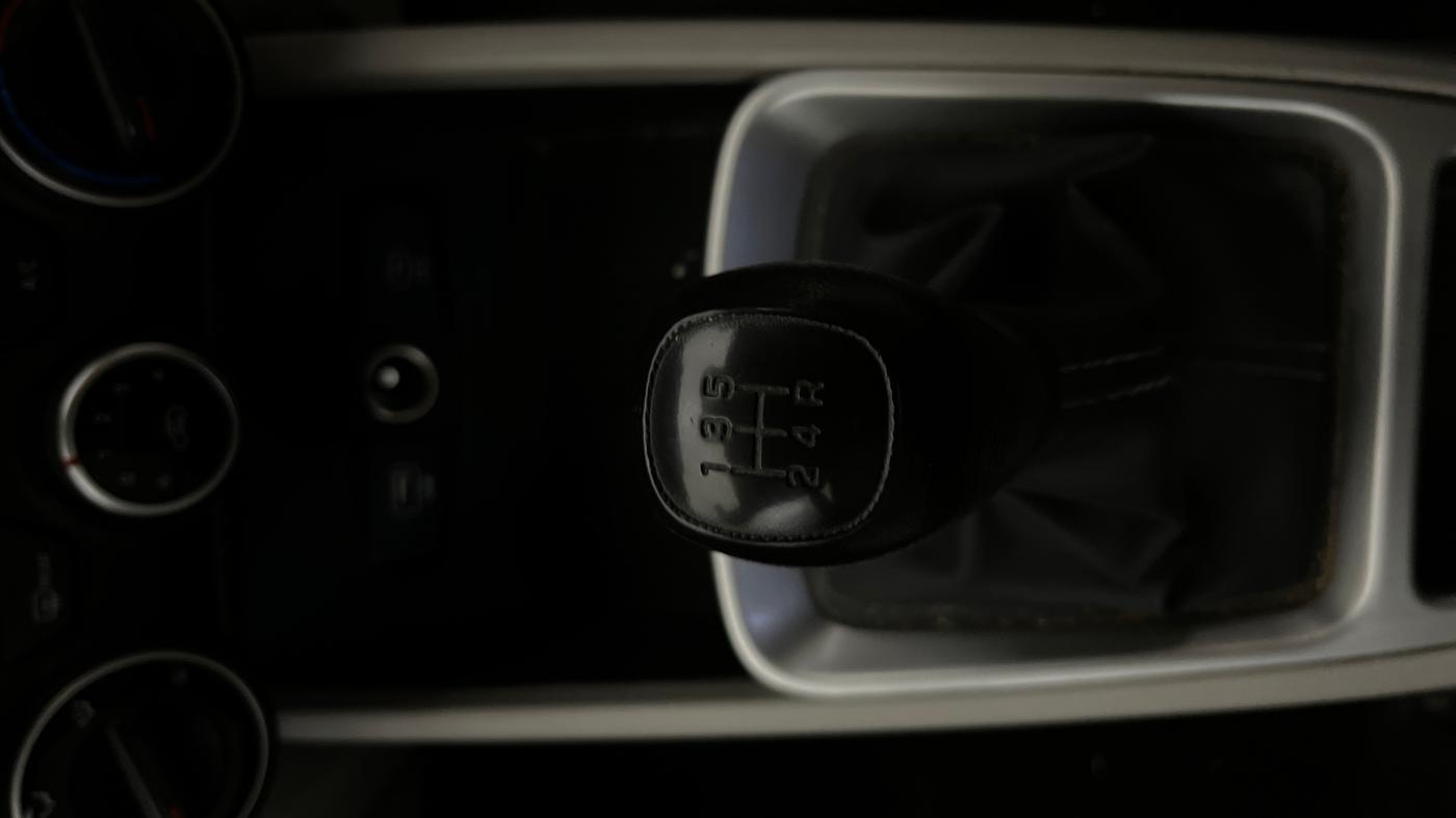 2022 Hyundai VENUE S(O) 1.2, Petrol, Manual, 39,698 km, Gear Lever