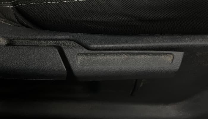 2022 Hyundai VENUE S(O) 1.2, Petrol, Manual, 39,698 km, Driver Side Adjustment Panel