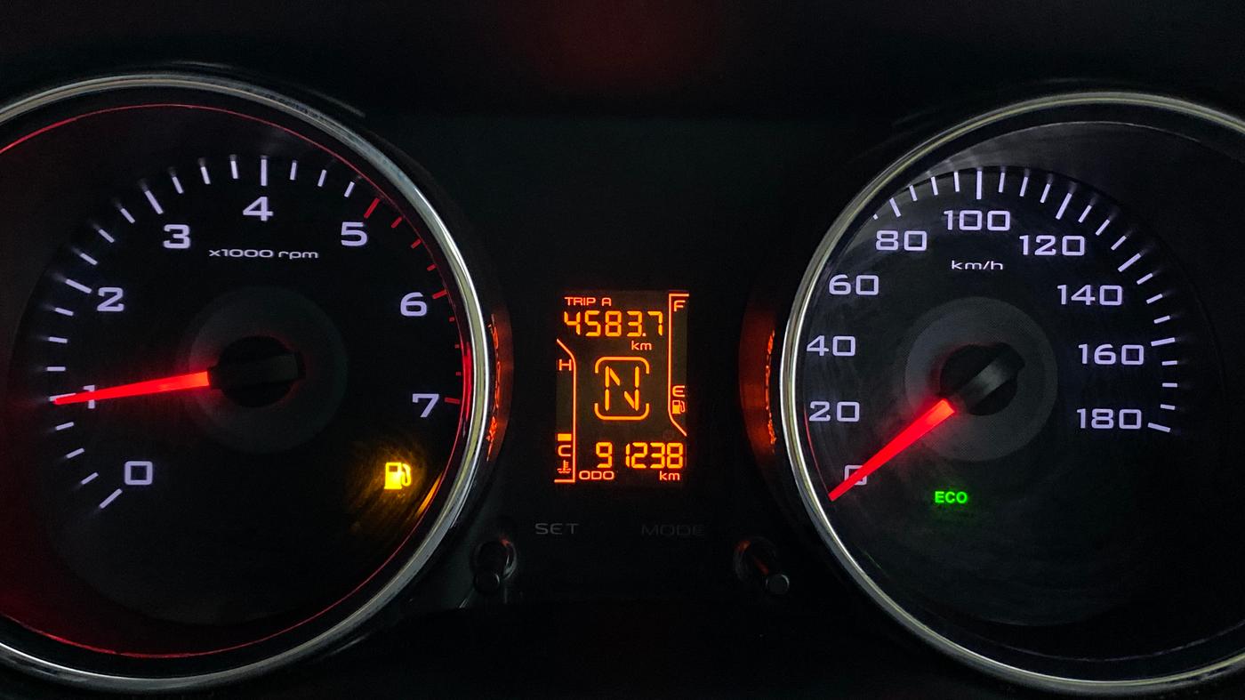 2019 Mahindra TUV300 T10, Diesel, Manual, 91,237 km, Odometer Image
