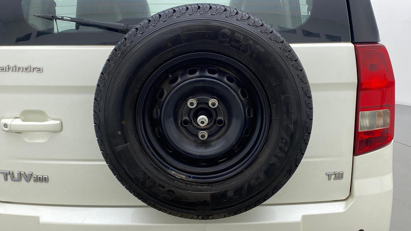 2019 Mahindra TUV300 T10, Diesel, Manual, 91,237 km, Spare Tyre