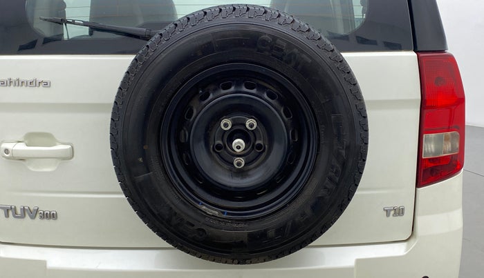 2019 Mahindra TUV300 T10, Diesel, Manual, 91,237 km, Spare Tyre