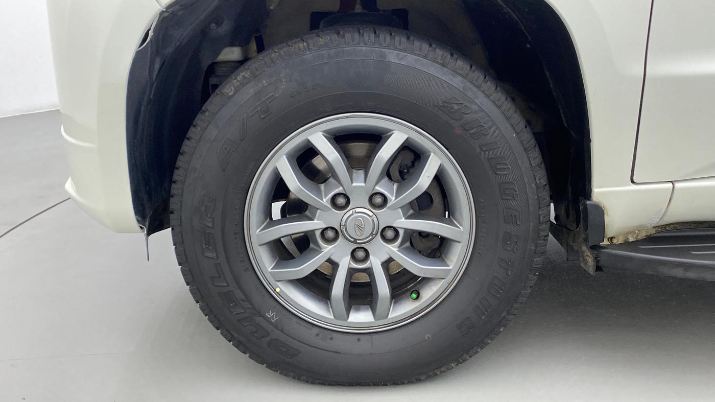 2019 Mahindra TUV300 T10, Diesel, Manual, 91,237 km, Left Front Wheel