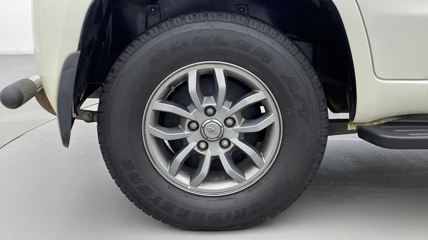 2019 Mahindra TUV300 T10, Diesel, Manual, 91,237 km, Right Rear Wheel
