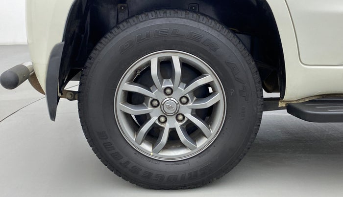 2019 Mahindra TUV300 T10, Diesel, Manual, 91,237 km, Right Rear Wheel