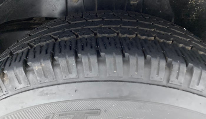 2019 Mahindra TUV300 T10, Diesel, Manual, 91,237 km, Left Rear Tyre Tread