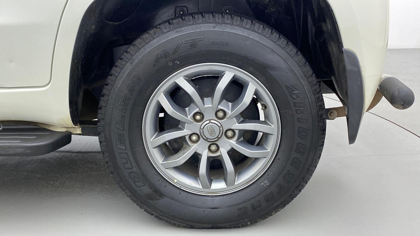 2019 Mahindra TUV300 T10, Diesel, Manual, 91,237 km, Left Rear Wheel