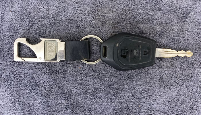 2019 Mahindra TUV300 T10, Diesel, Manual, 91,237 km, Key Close Up