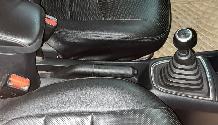 2019 Honda Amaze 1.2L I-VTEC EXCLUSIVE EDITION, Petrol, Manual, 73,845 km, Gear Lever