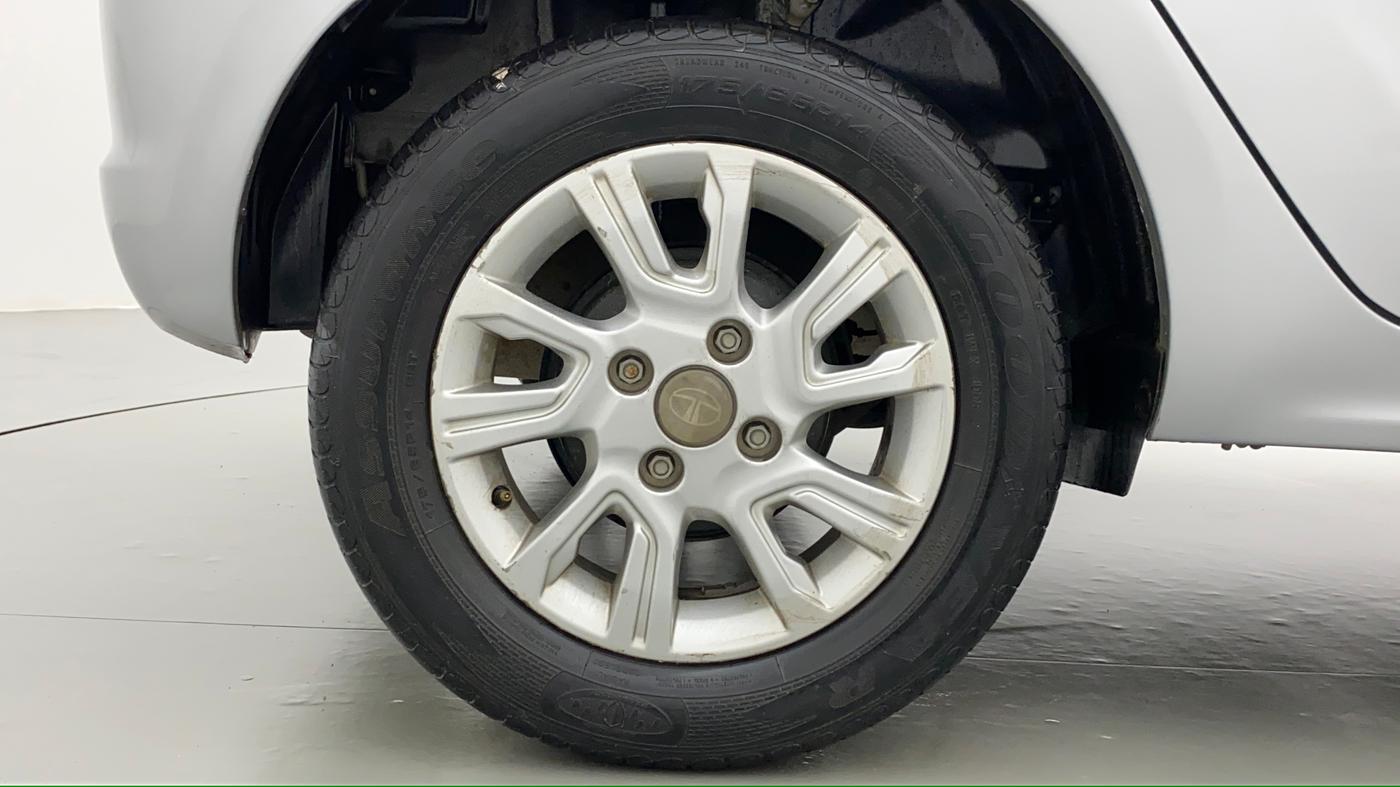 2018 Tata Tiago XZ 1.2 REVOTRON, Petrol, Manual, 34,129 km, Right Rear Wheel