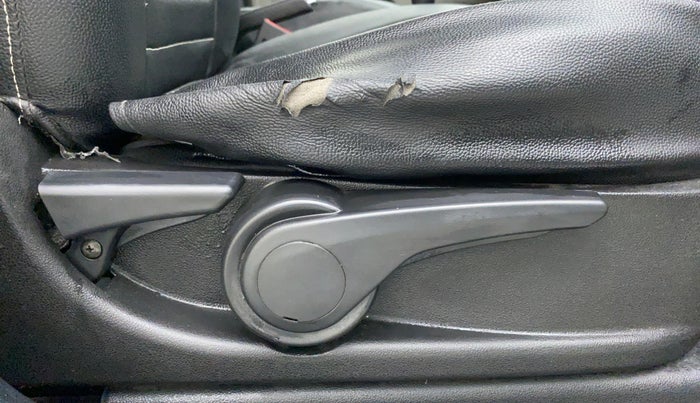 2018 Tata Tiago XZ 1.2 REVOTRON, Petrol, Manual, 34,129 km, Driver Side Adjustment Panel