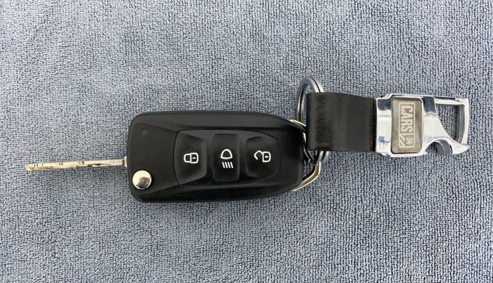 2018 Tata Tiago XZ 1.2 REVOTRON, Petrol, Manual, 34,129 km, Key Close Up