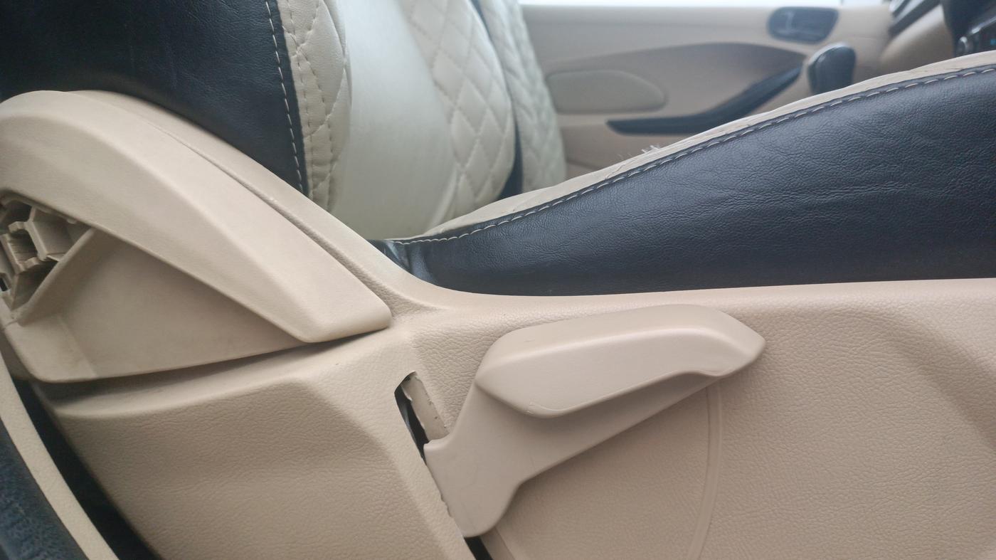 2019 Ford Figo Aspire TITANIUM PLUS 1.2 PETROL, Petrol, Manual, 88,875 km, Driver Side Adjustment Panel