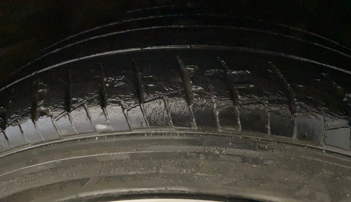 2017 Hyundai Verna 1.6 VTVT SX, Petrol, Manual, 51,658 km, Right Front Tyre Tread