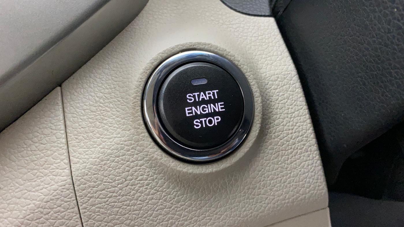 2019 Mahindra XUV300 W8 (O) 1.2 PETROL, Petrol, Manual, 57,202 km, Keyless Start/ Stop Button
