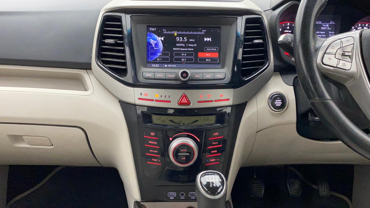 2019 Mahindra XUV300 W8 (O) 1.2 PETROL, Petrol, Manual, 57,202 km, Air Conditioner