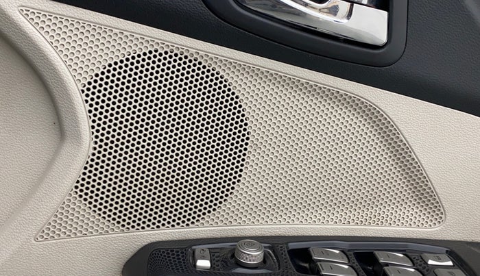 2019 Mahindra XUV300 W8 (O) 1.2 PETROL, Petrol, Manual, 57,202 km, Speaker