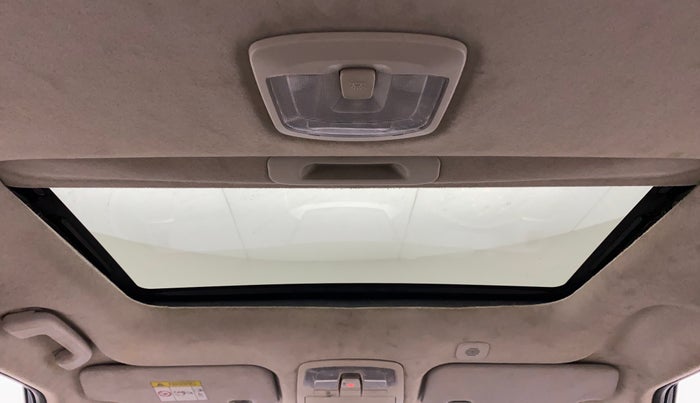 2019 Mahindra XUV300 W8 (O) 1.2 PETROL, Petrol, Manual, 57,202 km, Moonroof/ Sunroof