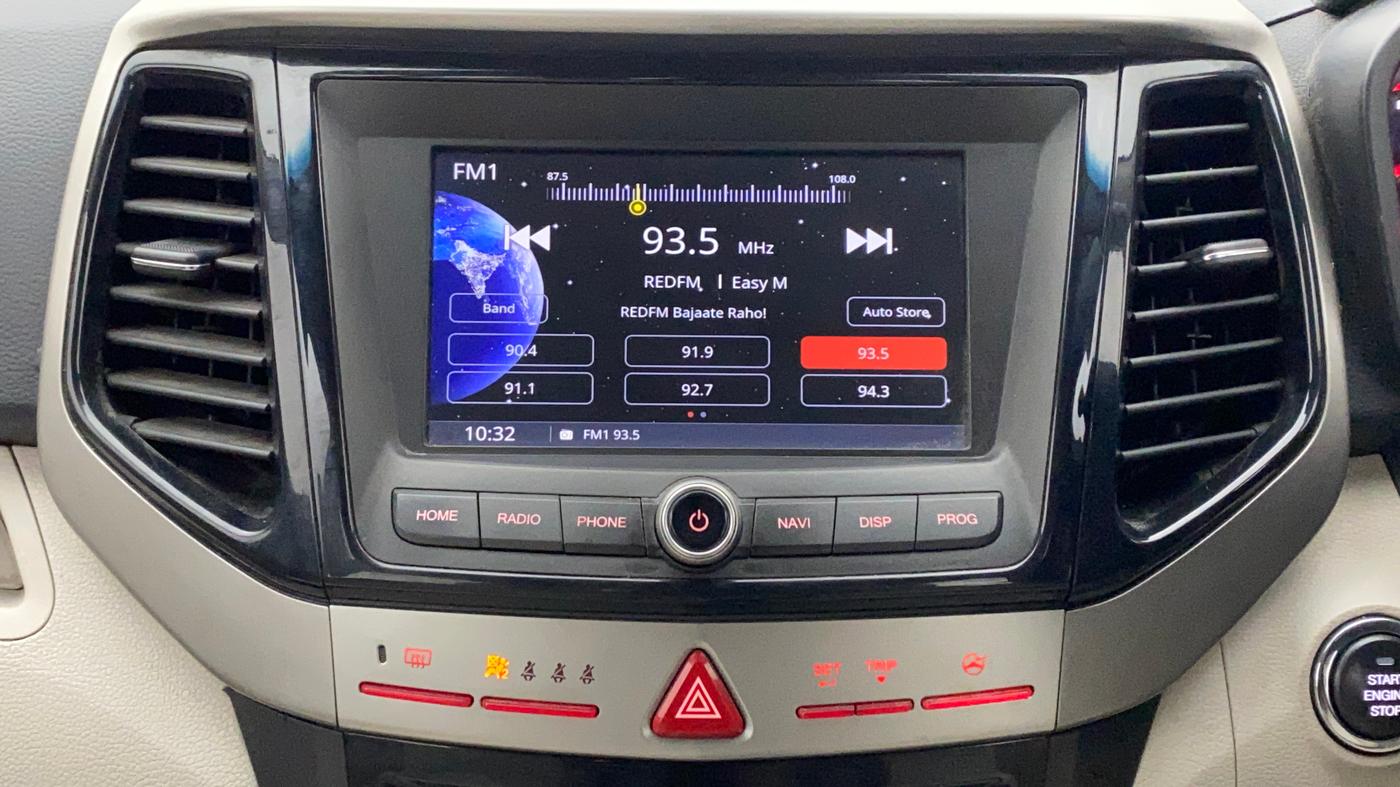 2019 Mahindra XUV300 W8 (O) 1.2 PETROL, Petrol, Manual, 57,202 km, Infotainment System
