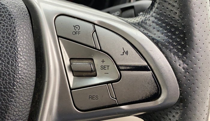 2019 Mahindra XUV300 W8 (O) 1.2 PETROL, Petrol, Manual, 57,202 km, Adaptive Cruise Control