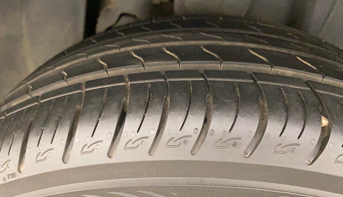 2019 Mahindra XUV300 W8 (O) 1.2 PETROL, Petrol, Manual, 57,202 km, Left Rear Tyre Tread