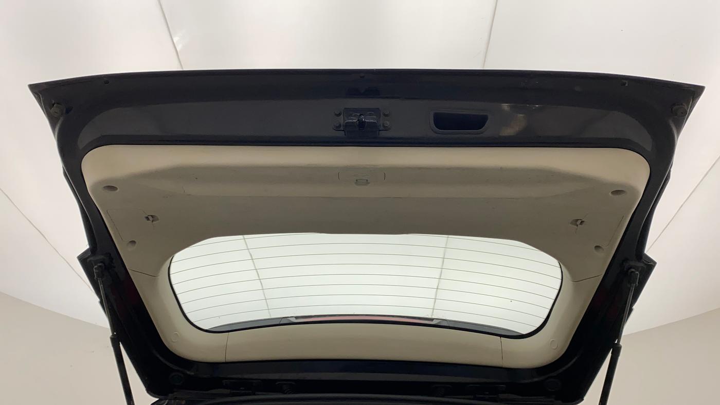 2019 Mahindra XUV300 W8 (O) 1.2 PETROL, Petrol, Manual, 57,202 km, Boot Door Open