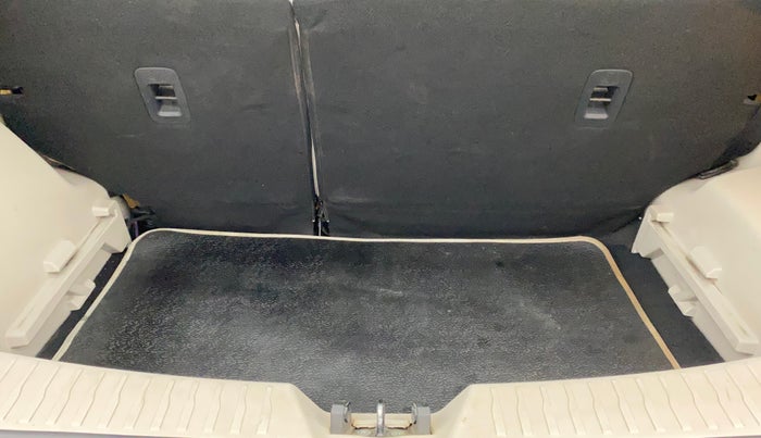 2019 Mahindra XUV300 W8 (O) 1.2 PETROL, Petrol, Manual, 57,202 km, Boot Inside