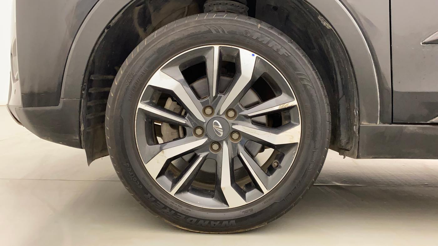 2019 Mahindra XUV300 W8 (O) 1.2 PETROL, Petrol, Manual, 57,202 km, Left Front Wheel