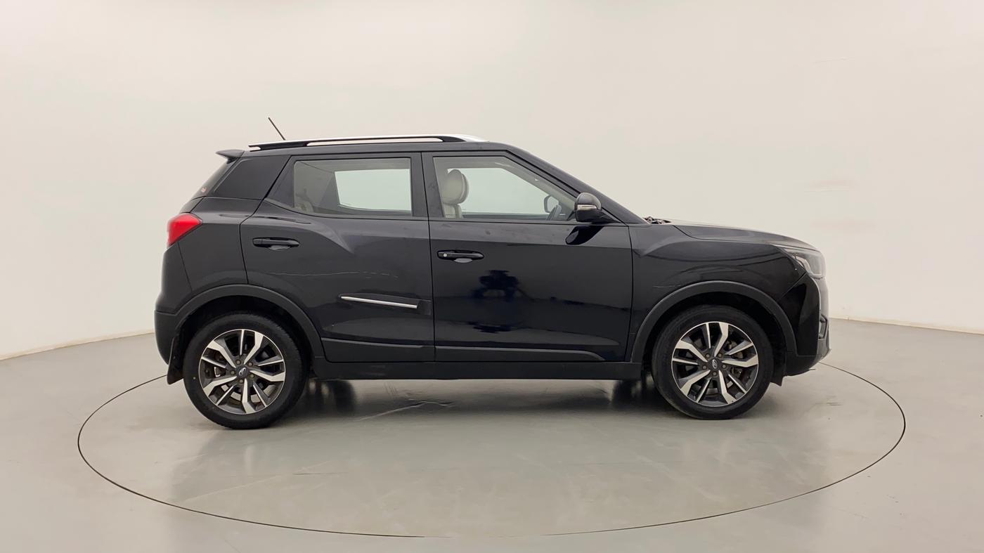 2019 Mahindra XUV300 W8 (O) 1.2 PETROL, Petrol, Manual, 57,202 km, Right Side View