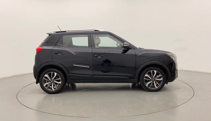 2019 Mahindra XUV300 W8 (O) 1.2 PETROL, Petrol, Manual, 57,202 km, Right Side View