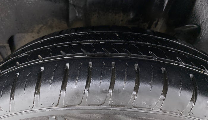 2020 Maruti Swift VXI, Petrol, Manual, 24,522 km, Left Rear Tyre Tread